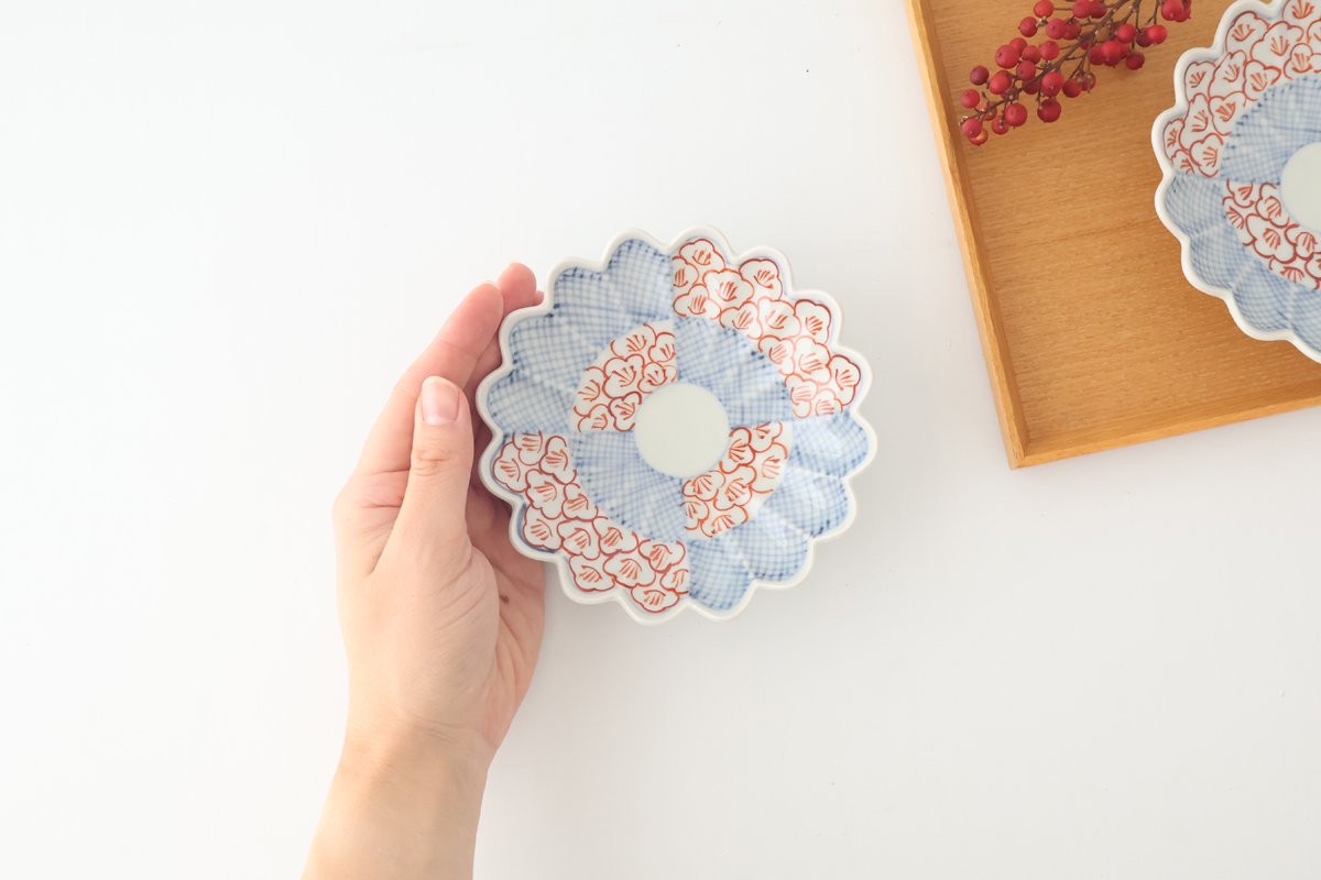 Chrysanthemum-shaped Small Plate Check and Flower Pattern | Arita Ware