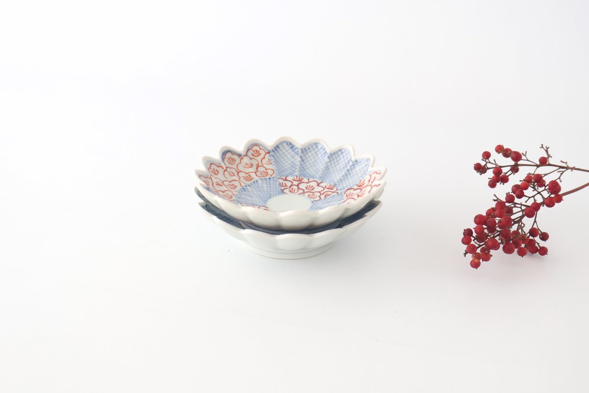 Chrysanthemum-shaped Small Plate Check and Flower Pattern | Arita Ware