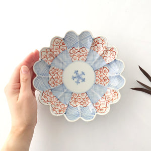 Chrysanthemum-shaped Plate Checkered Petal Pattern 19.5㎝/7.7in | Arita Ware