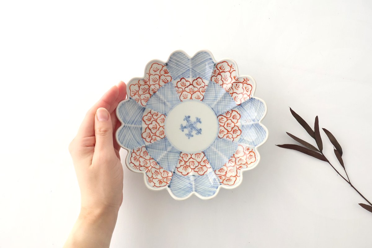 Chrysanthemum-shaped Plate Checkered Petal Pattern 19.5㎝/7.7in | Arita Ware