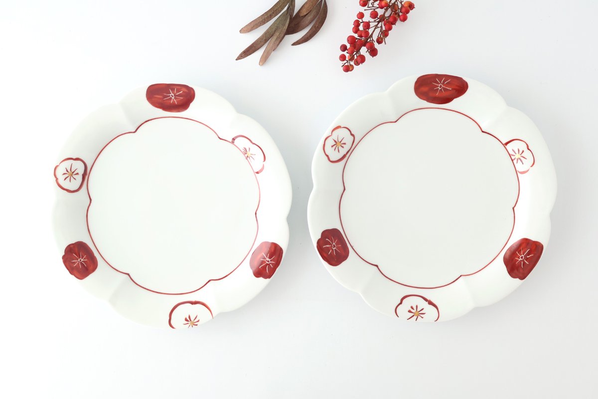 Koyo Kiln Flower-shaped Plate Red and White Plum | Arita Ware