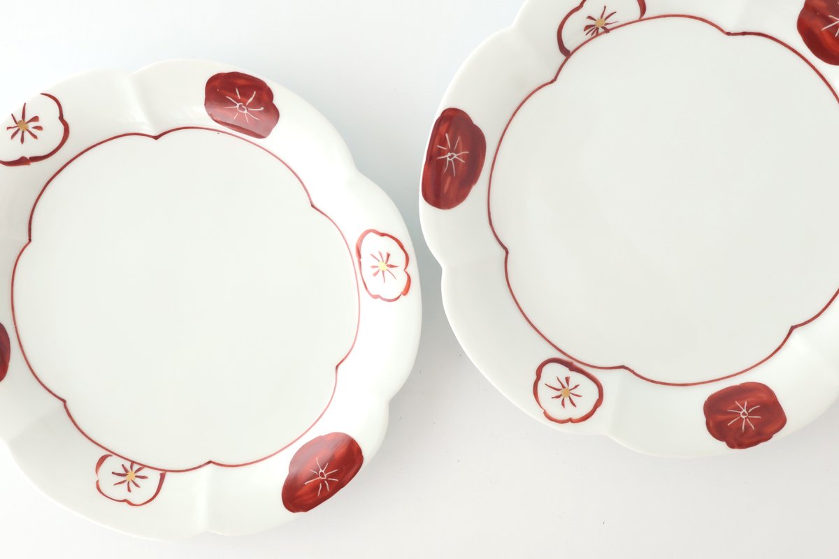 Koyo Kiln Flower-shaped Plate Red and White Plum | Arita Ware