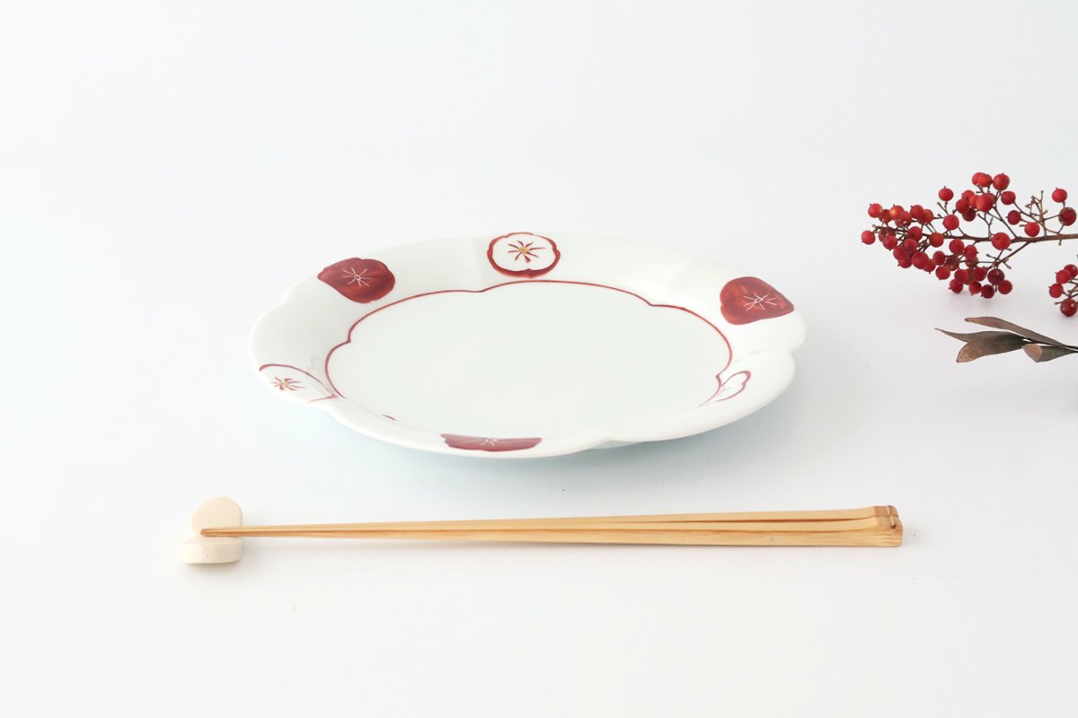 Koyo Kiln Flower-shaped Plate Red and White Plum | Arita Ware