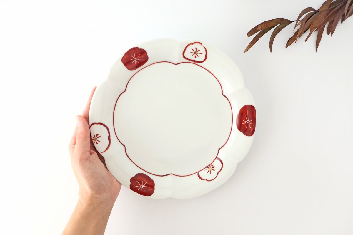 Koyo Kiln Flower-shaped Plate Red and White Plum | Arita Ware