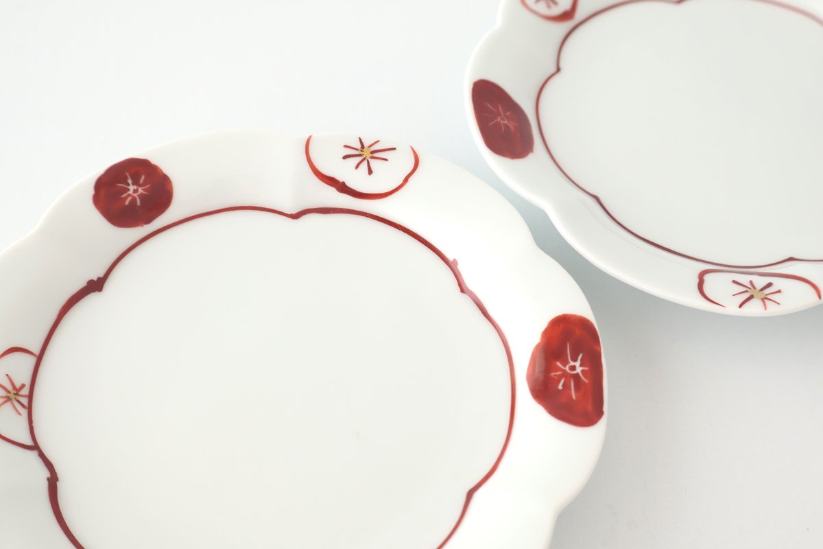 Koyo Kiln Round flowe-shape Small Plate Red and White Plum | Arita Ware