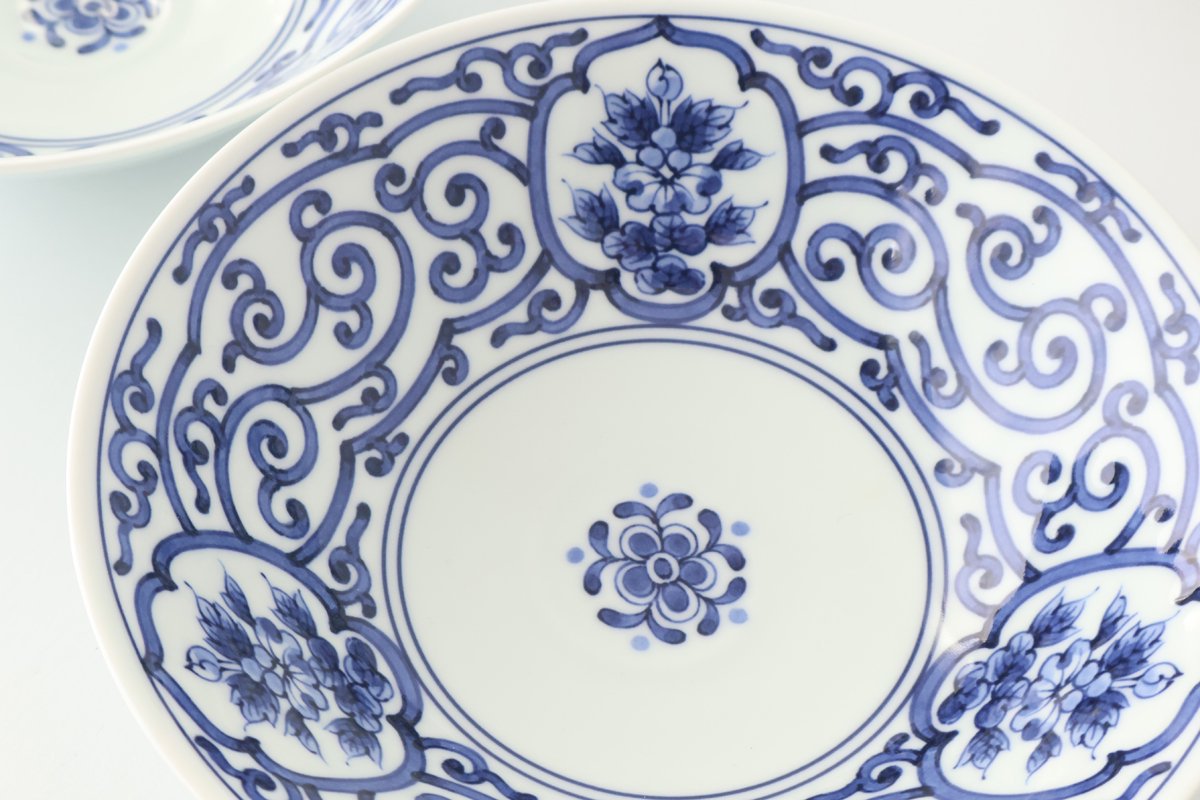 Flat Bowl Blue Arabesque and Flower 18cm/7in | Serving BowlHasami Ware