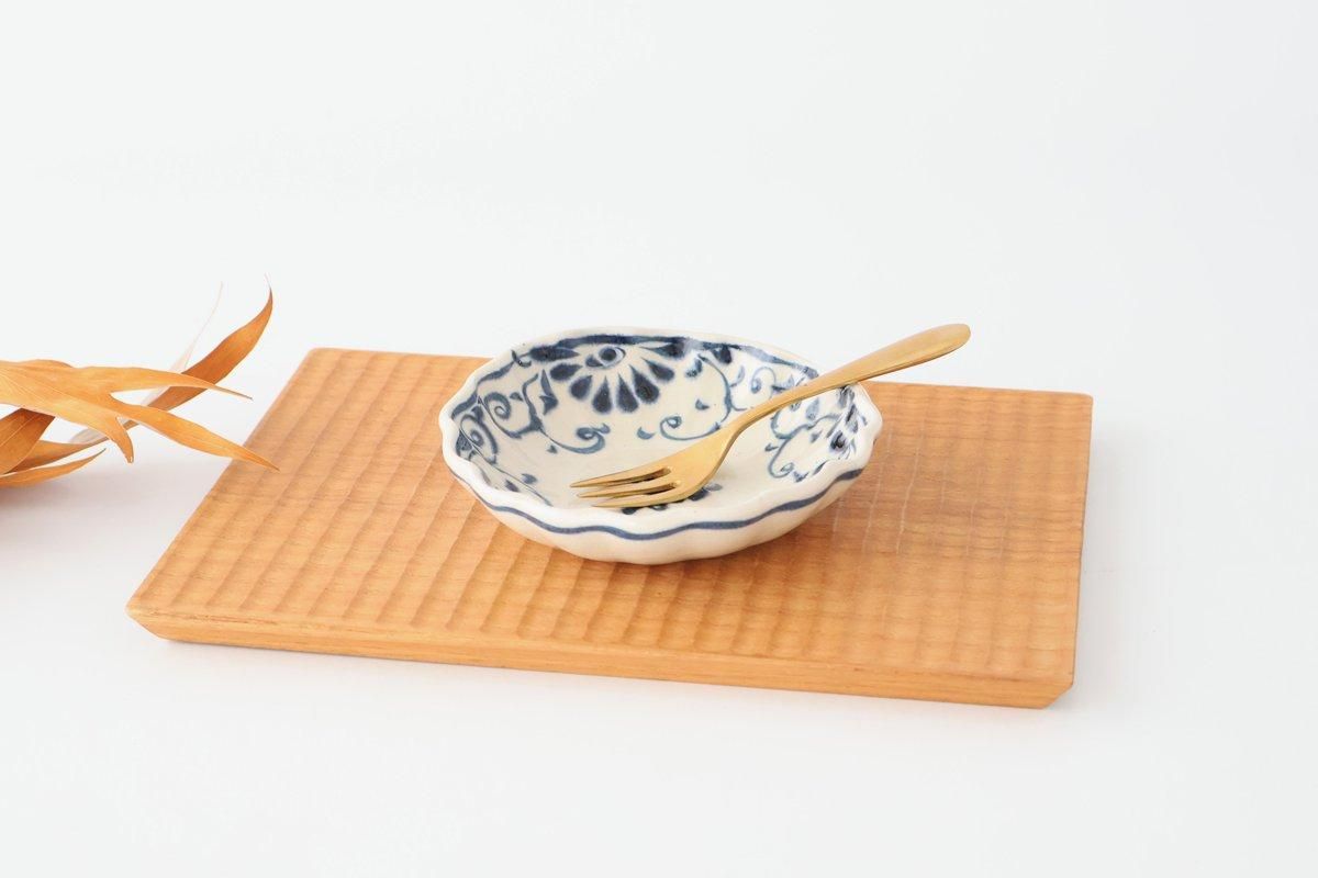 Small Chrysanthemum-shaped Bowl Blue Flower Annan | Mino Ware