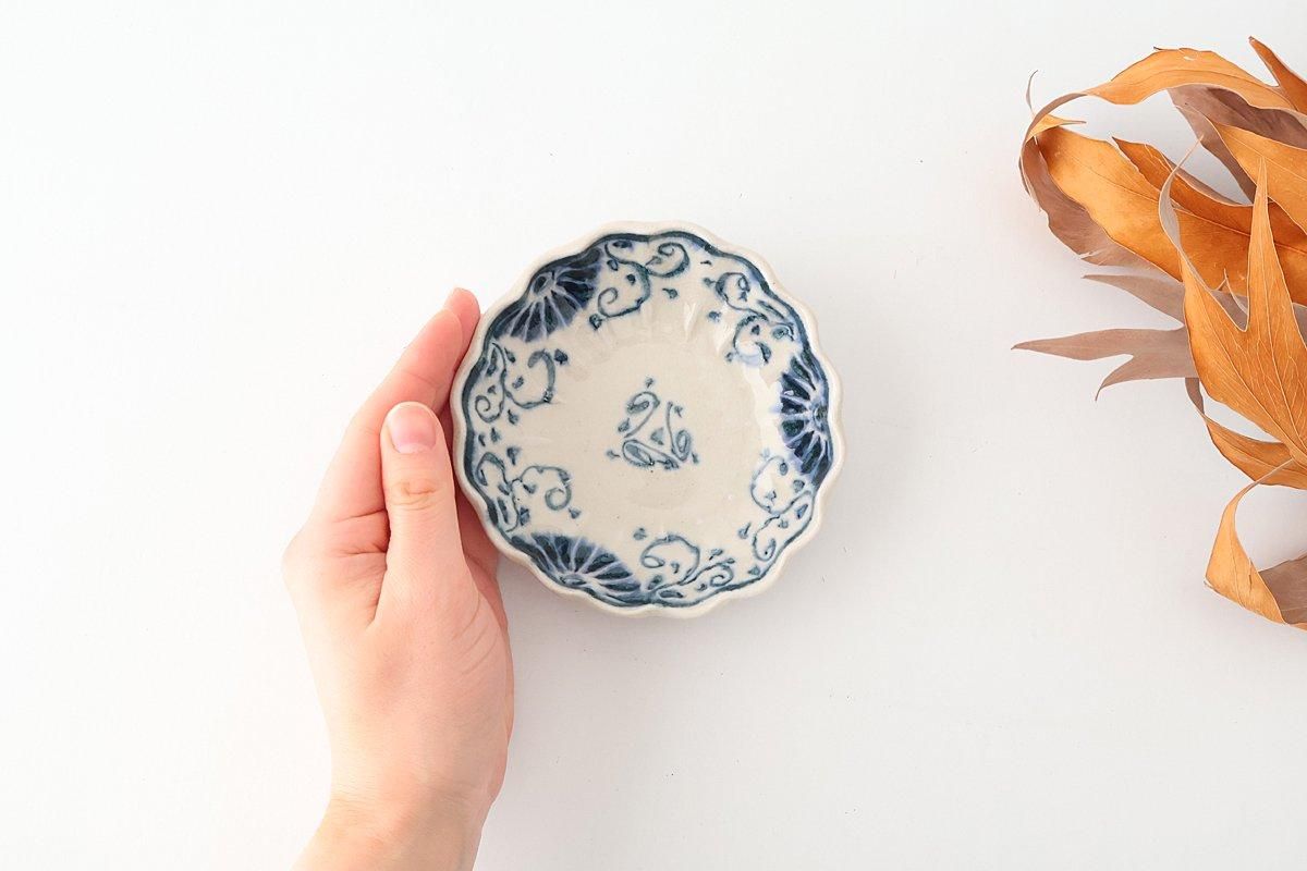 Small Chrysanthemum-shaped Bowl Blue Flower Annan | Mino Ware