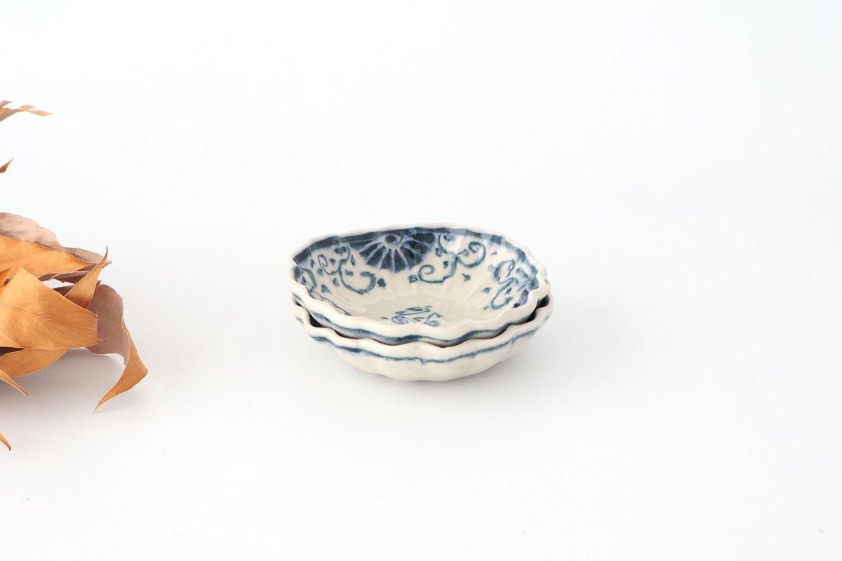 Small Chrysanthemum-shaped Bowl Blue Flower Annan | Mino Ware