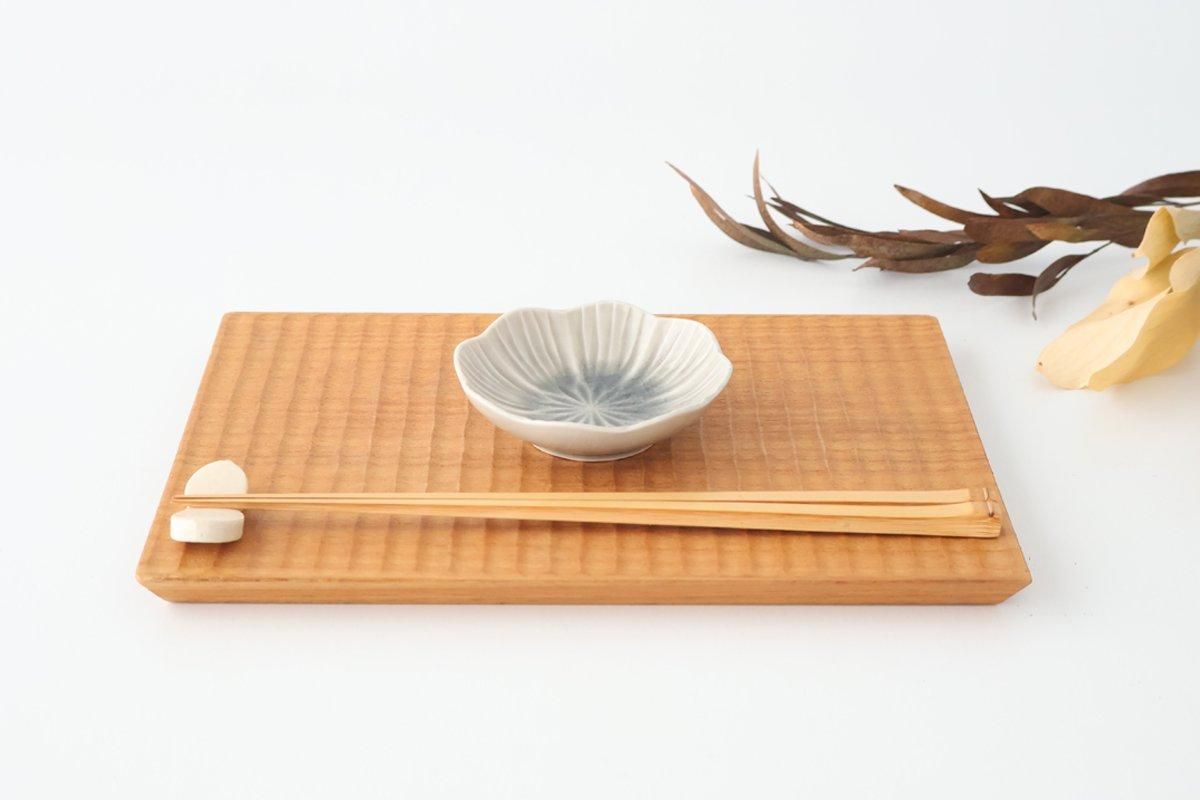 Flower-shaped and Cracked Small Plate Gray | Mino Ware