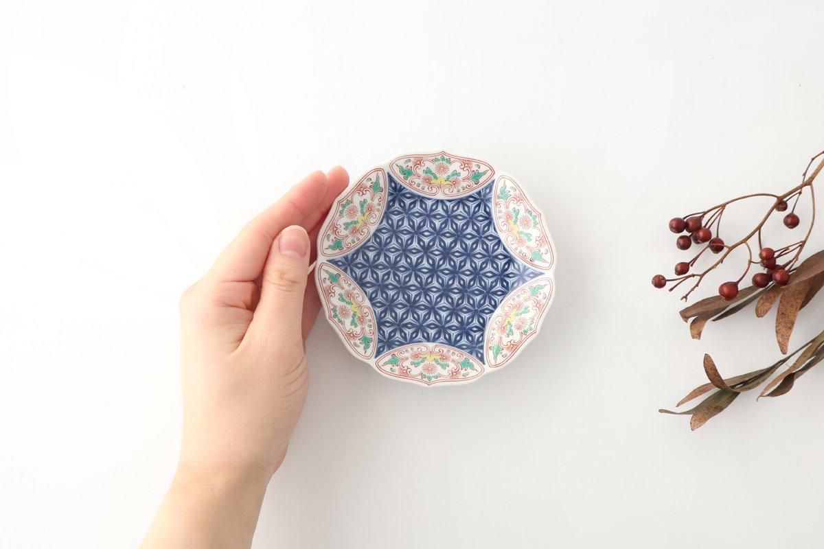 Bellflower-shaped Small Plate Hemp Leaf Pattern  | Arita Ware