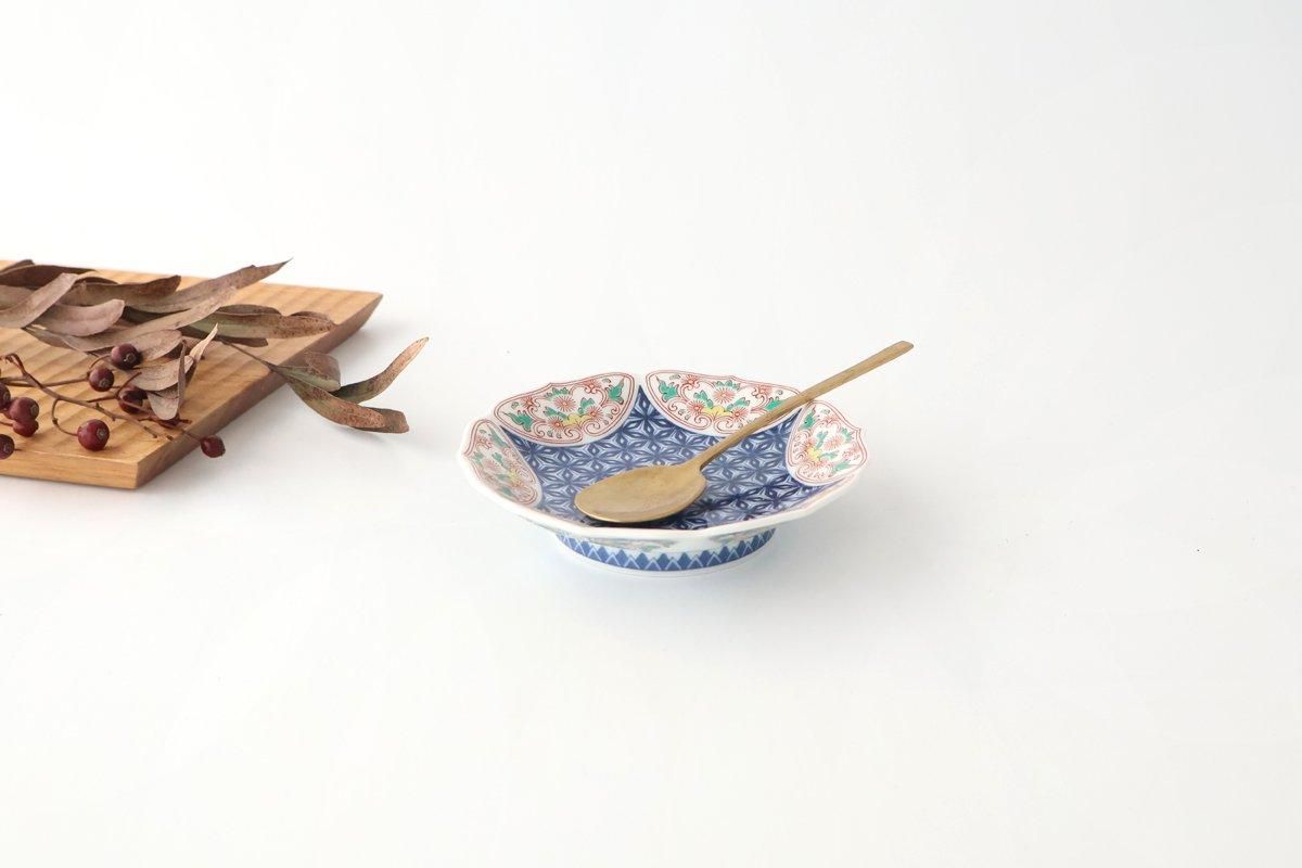 Bellflower-shaped Small Plate Hemp Leaf Pattern  | Arita Ware