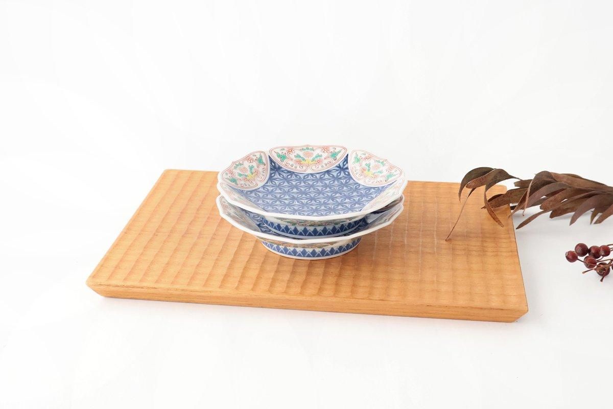 Bellflower-shaped Small Plate Hemp Leaf Pattern  | Arita Ware