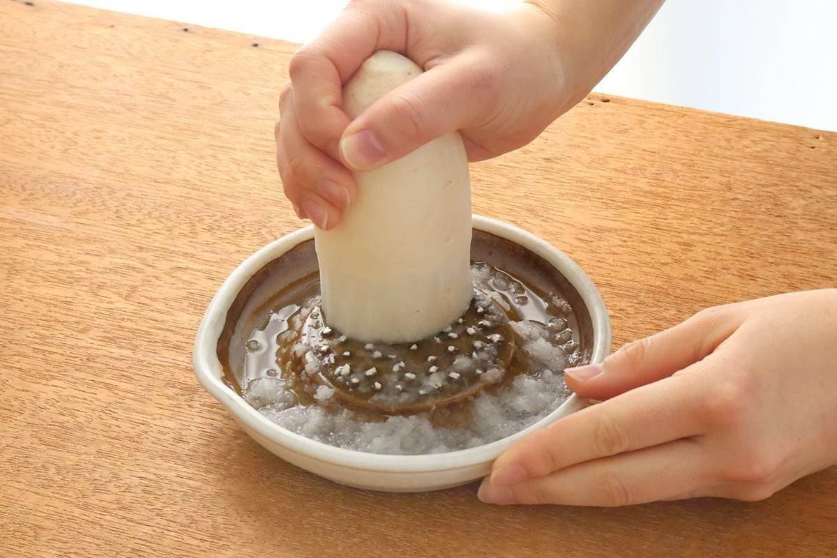 Motoshige Pottery Grater Matte White Medium | Iwami Ware