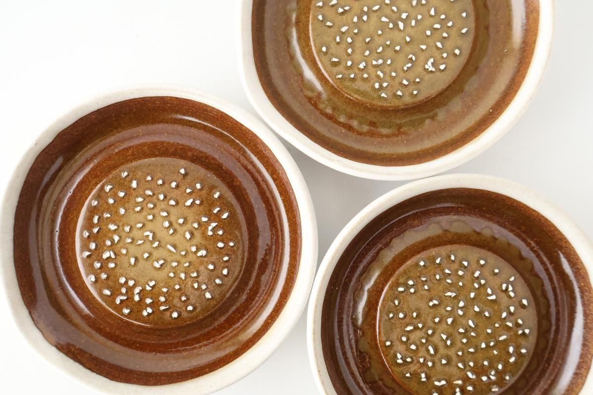 Motoshige Pottery Grater Matte White Small | Iwami Ware