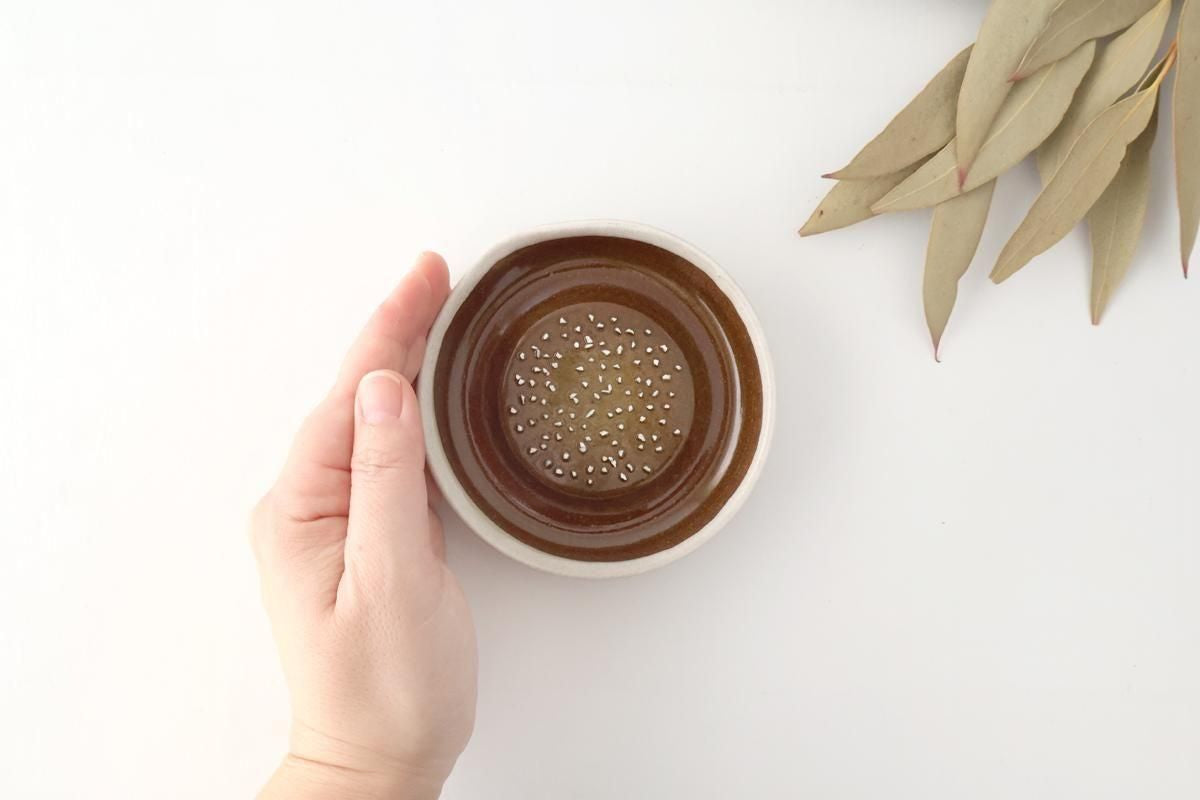 Motoshige Pottery Grater Matte White Small | Iwami Ware