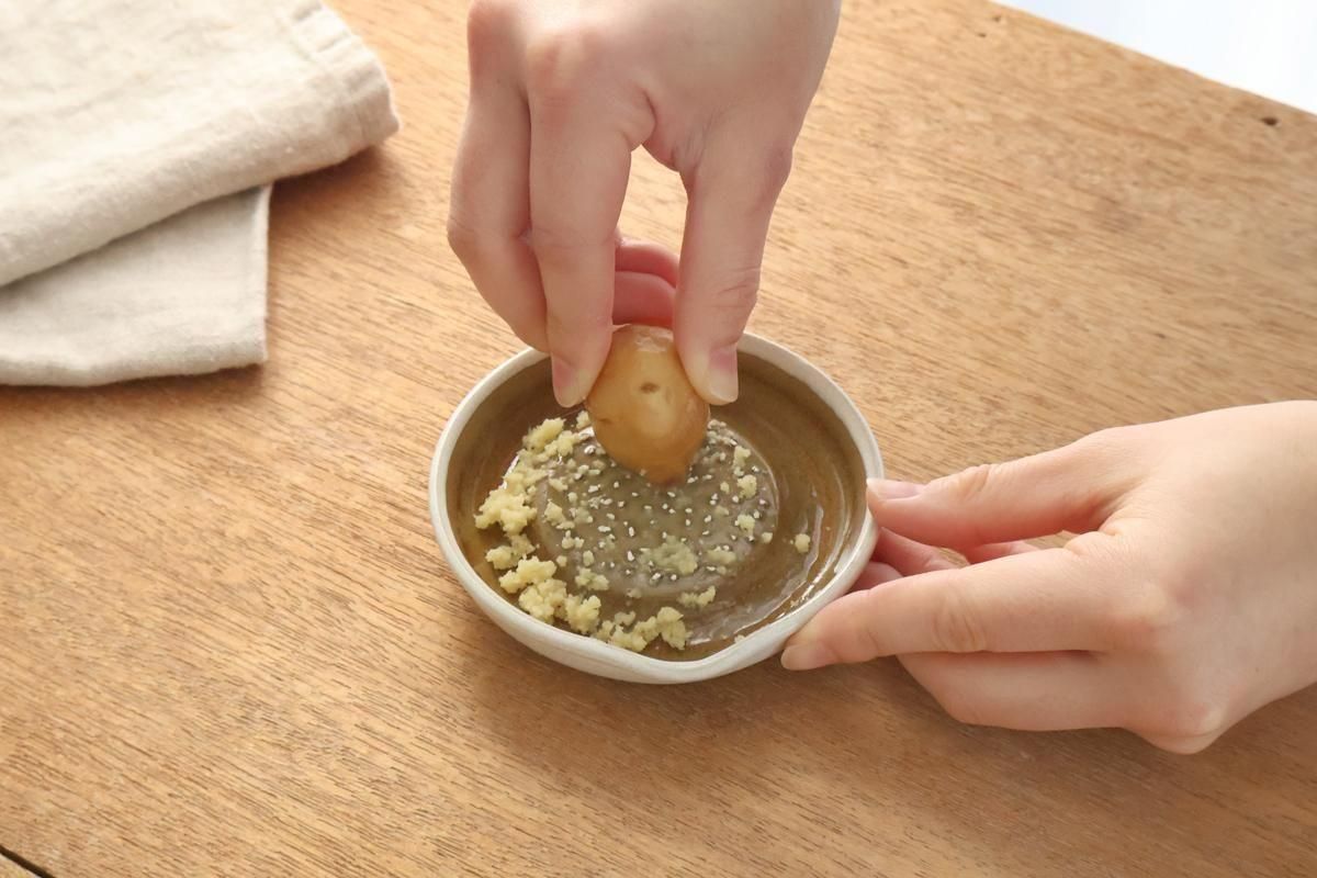 Motoshige Pottery Grater Matte White Small | Iwami Ware