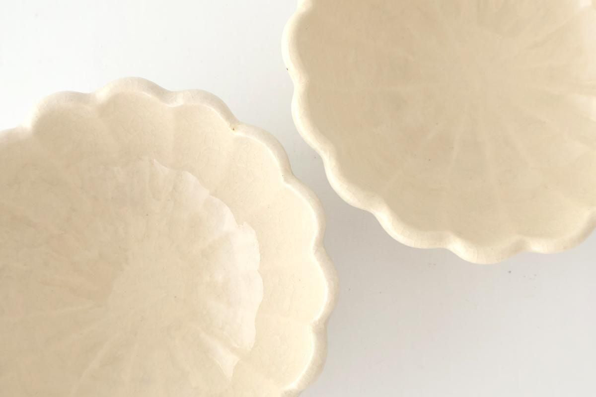 Chrysanthemum-shaped Bowl White 11㎝/4.3in | Kobachi Seto Ware