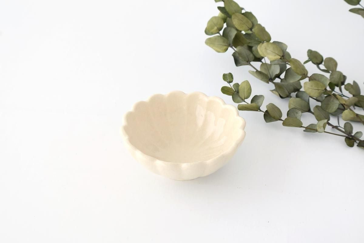 Chrysanthemum-shaped Bowl White 11㎝/4.3in | Kobachi Seto Ware