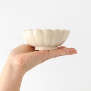 Chrysanthemum-shaped Bowl White 11㎝/4.3in | Kobachi Seto Ware