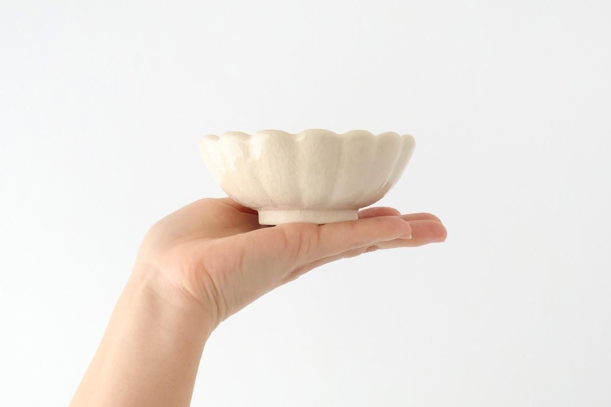 Chrysanthemum-shaped Bowl White 11㎝/4.3in | Kobachi Seto Ware