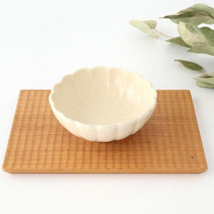 Chrysanthemum-shaped Bowl White 13㎝/5in | Kobachi Seto Ware