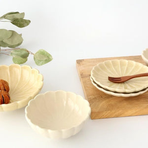 Chrysanthemum-shaped Bowl White 13㎝/5in | Kobachi Seto Ware