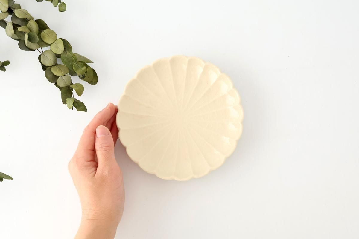 Chrysanthemum-shaped Plate White  15㎝/6in | Seto Ware