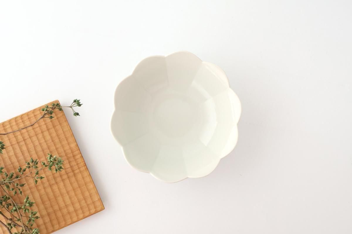 [UTSUWABI Special Order] Flower-shaped Bowl White | Serving Bowal Hasami Ware