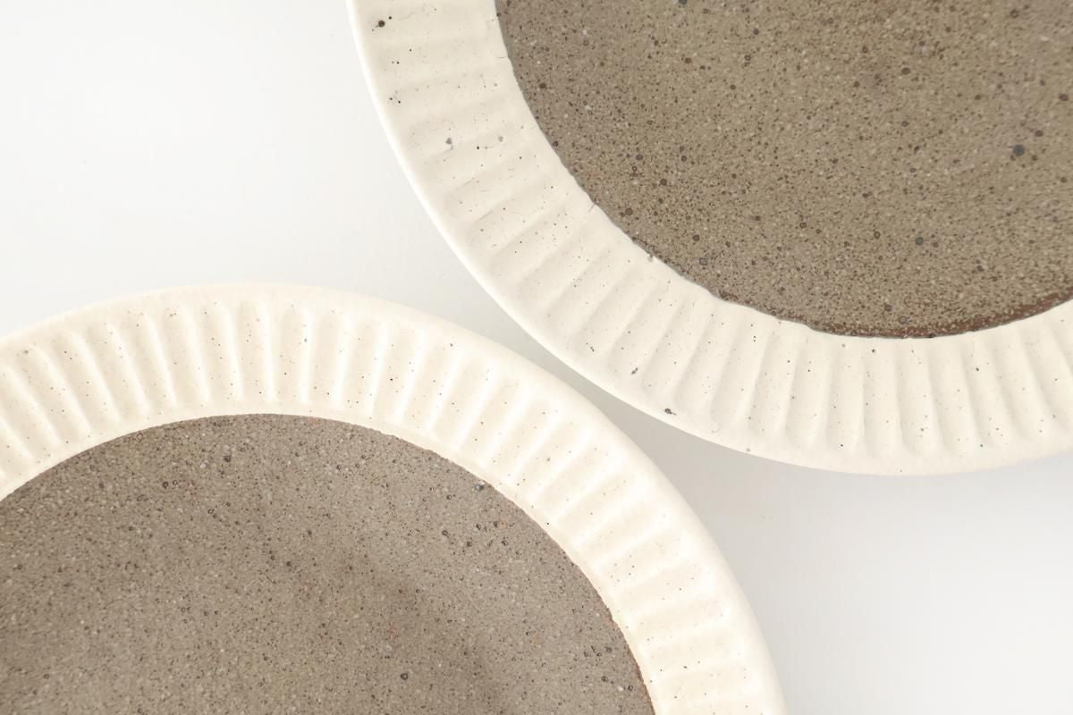 Tohzan-Gama Round Plate White and Brown | Mino Ware