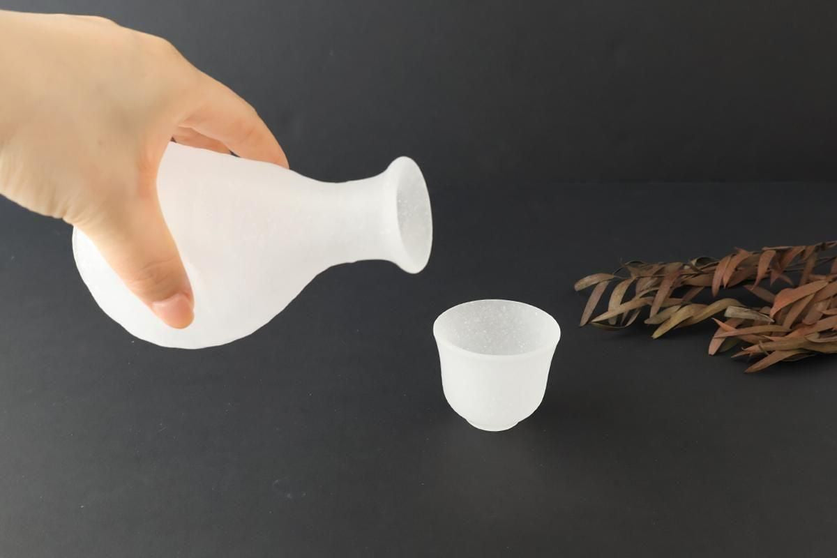 Hirota Glass Sake Bottle Tokkuri White