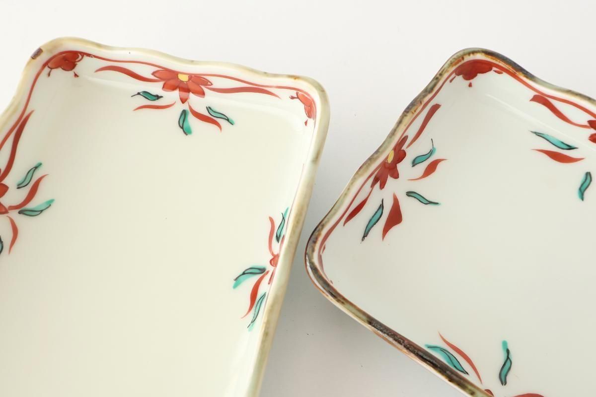 Wave-rimmed Rectangular Plate Red and Green | Sushi Plate Arita Ware