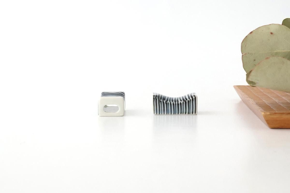 Chopstick Rest Tokusa Black | Hashioki Hasami Ware