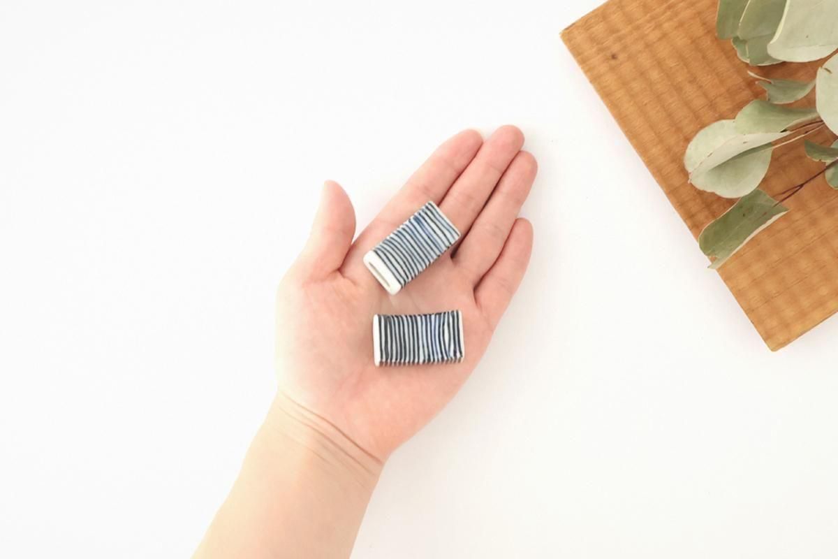 Chopstick Rest Tokusa Black | Hashioki Hasami Ware