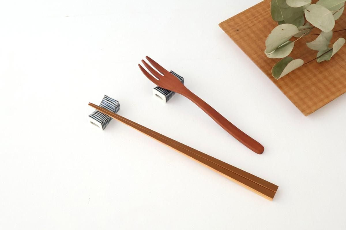 Chopstick Rest Tokusa Black | Hashioki Hasami Ware
