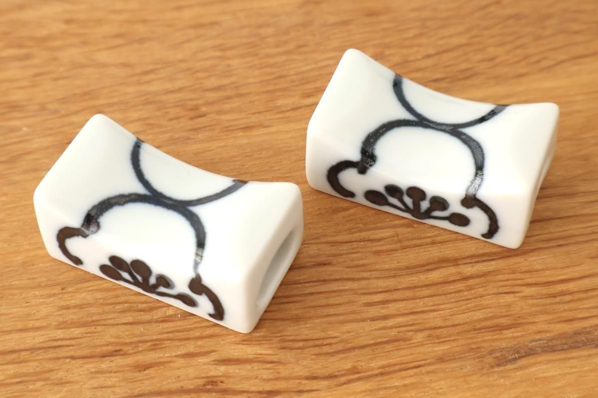 Chopstick Rest White Plum | Hashioki Hasami Ware