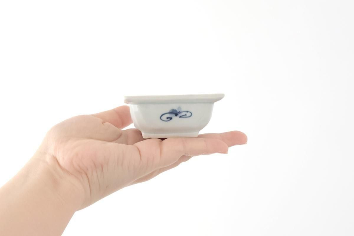 Square Small Bowl Chrysanthemum Pattern | Kobachi Arita Ware