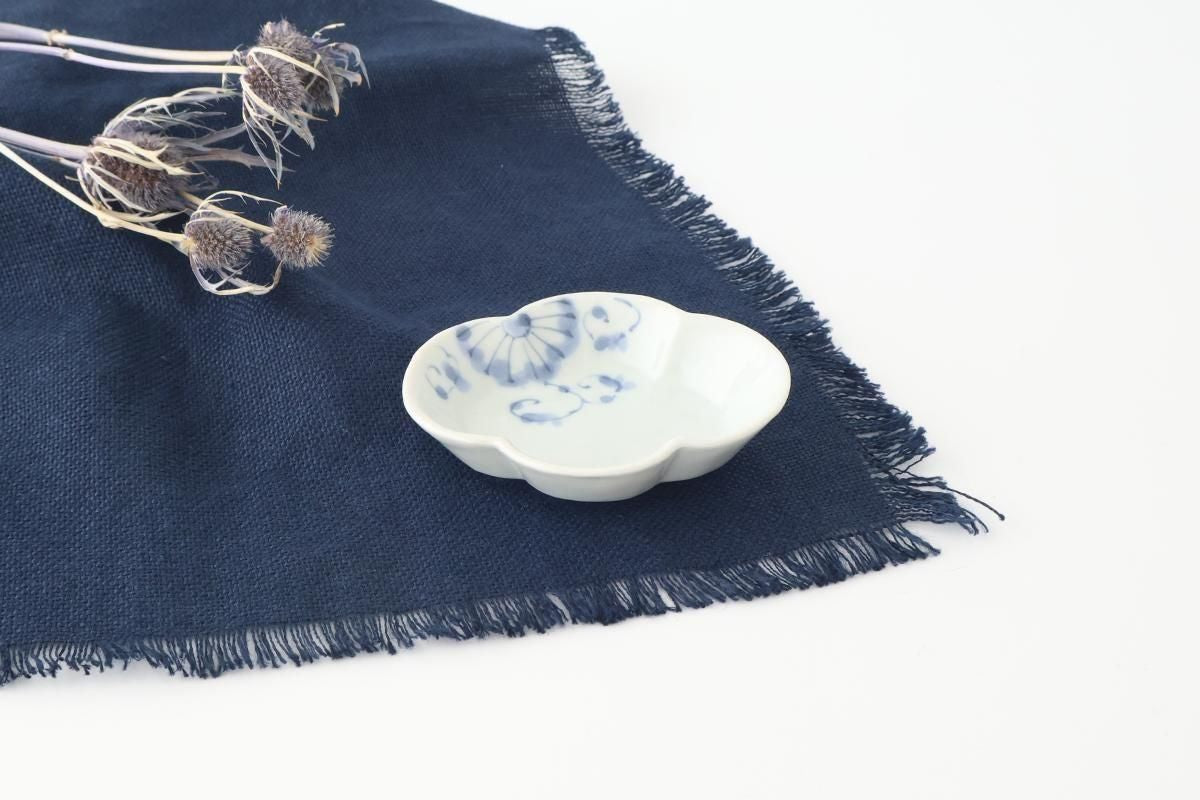 Small Plate Chrysanthemum | Sauce Plate Arita Ware