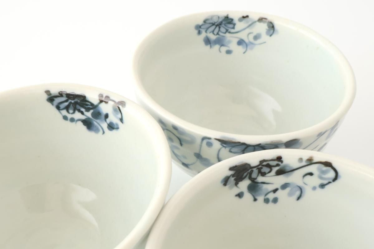 Round Rice Bowl Chrysanthemum Arabesque  | Arita Ware