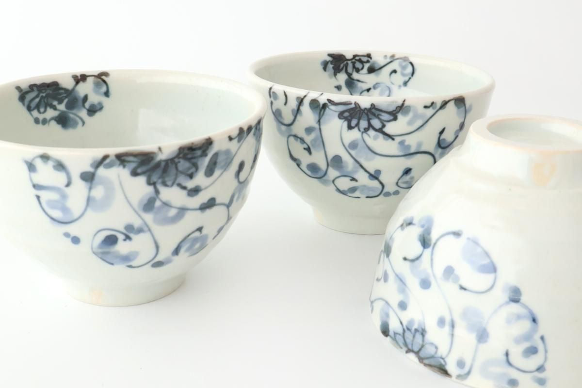 Round Rice Bowl Chrysanthemum Arabesque  | Arita Ware