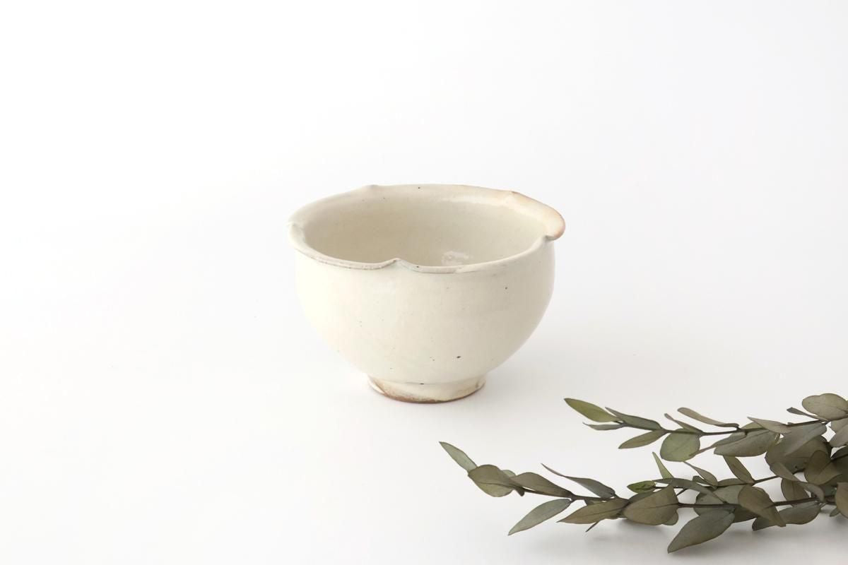 Furutani Seitosho Flower-shaped Bowl White | Kobachi