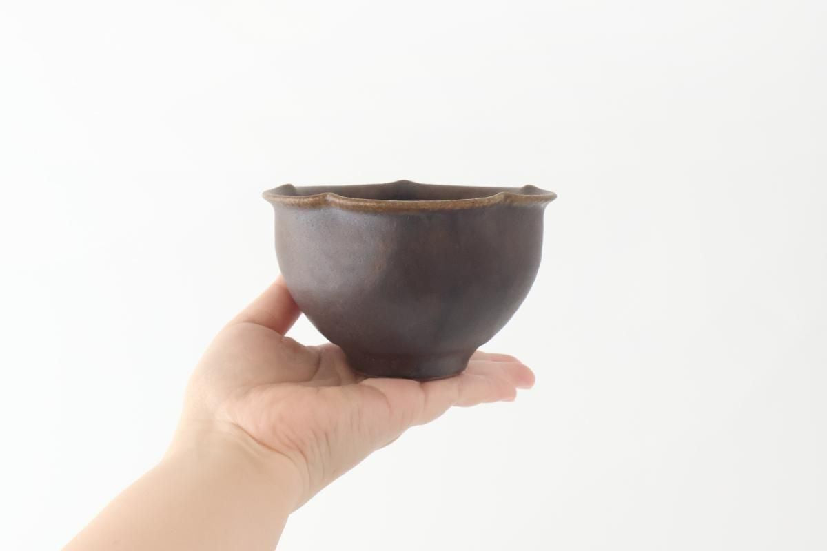 Furutani Seitosho Flower-shaped Bowl Dark Brown | Kobachi