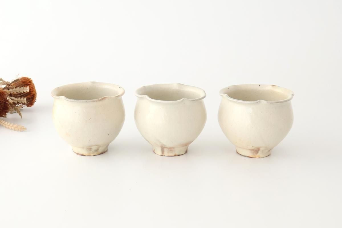 Furutani Seitosho Flower-shaped Japanese Cup White | Yunomi