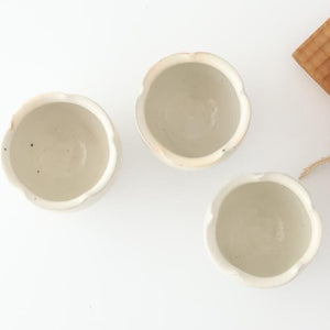 Furutani Seitosho Flower-shaped Japanese Cup White | Yunomi