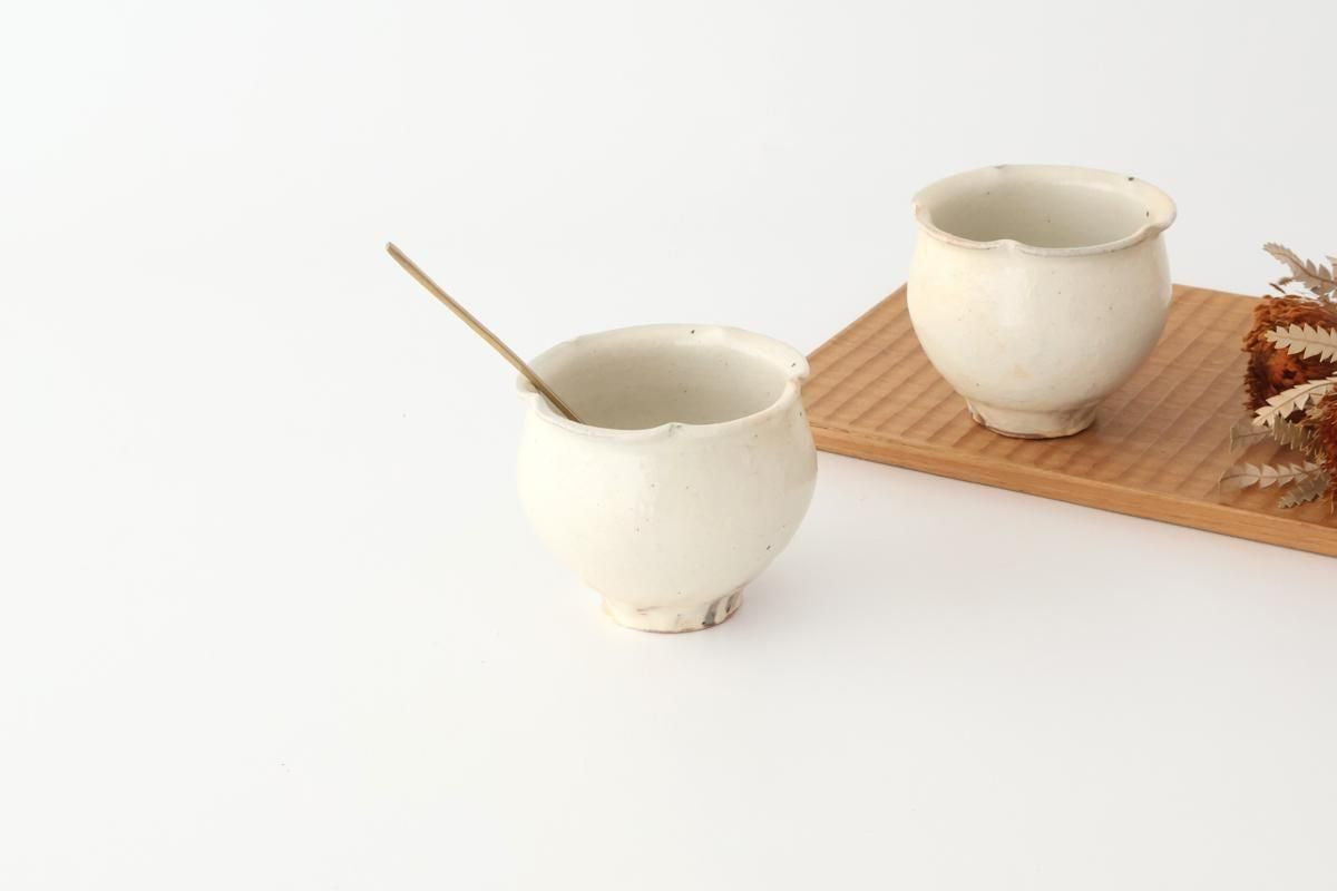 Furutani Seitosho Flower-shaped Japanese Cup White | Yunomi