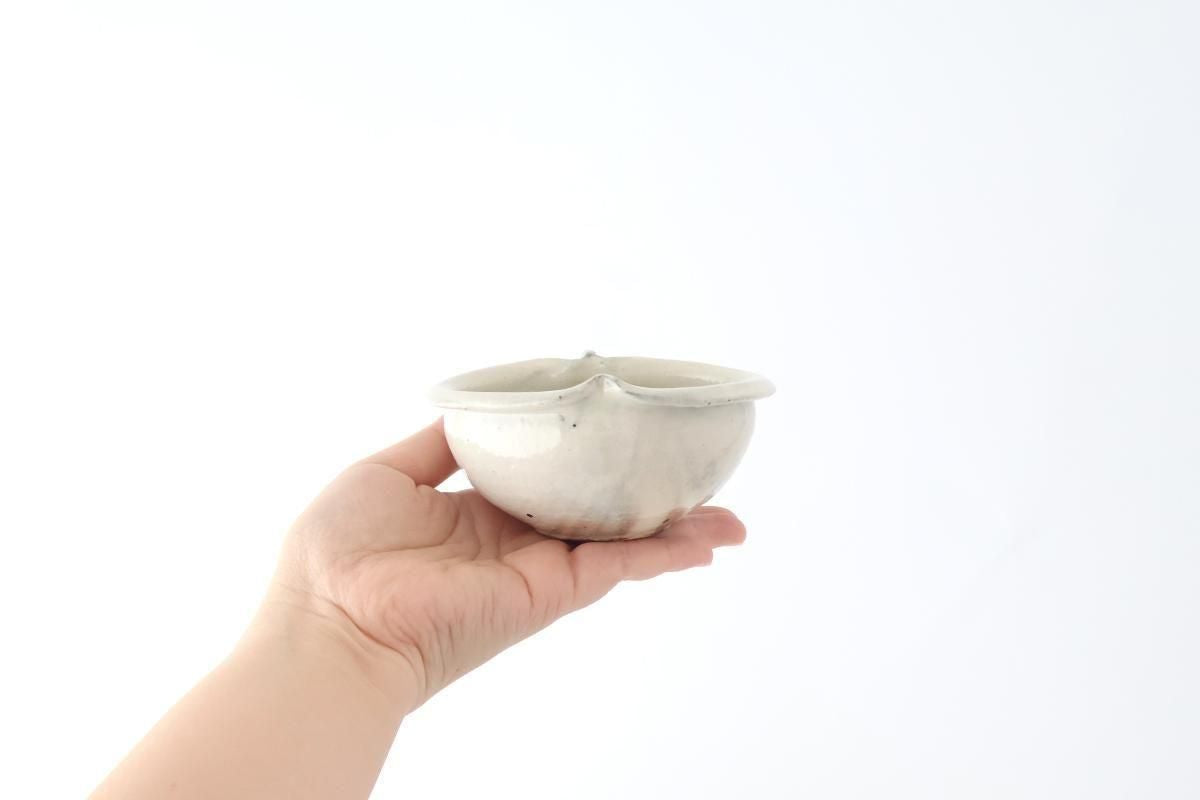 Furutani Seitosho Apple-shaped Bowl White 11㎝/4.3in