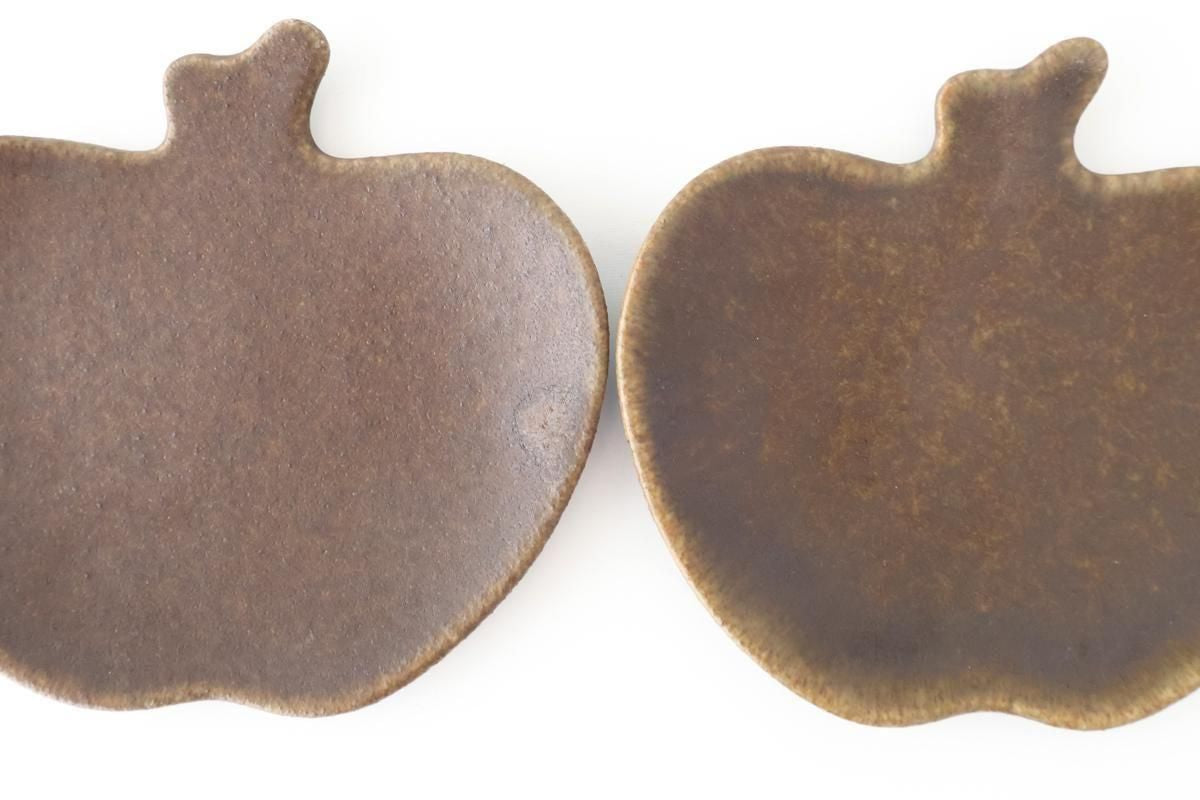 Furutani Seitosho Apple-shaped Plate Dark Brown S