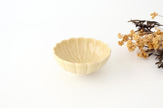 Chrysanthemum-shaped Bowl Yellow 13㎝/5.1in | Kobachi Seto Ware