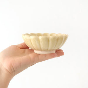 Chrysanthemum-shaped Bowl Yellow 11㎝/4.3in | Seto Ware