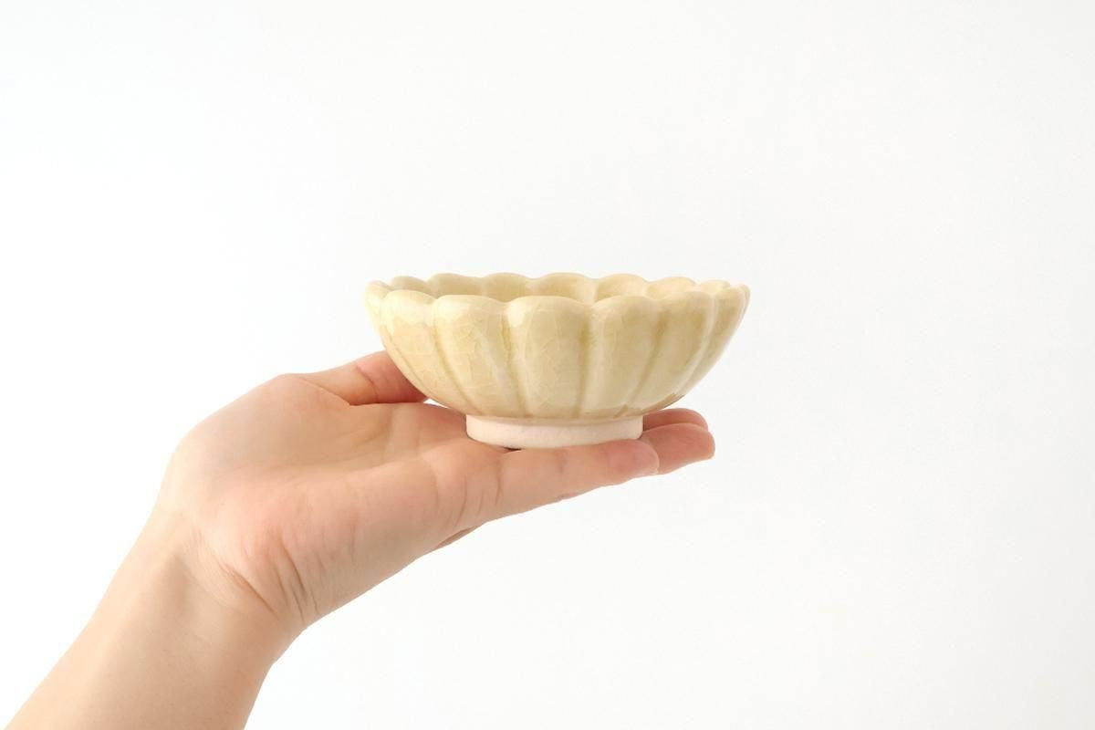 Chrysanthemum-shaped Bowl Yellow 11㎝/4.3in | Seto Ware